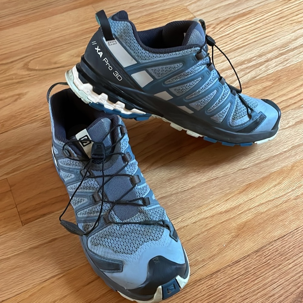 Salomon trail running shoes size 10.5